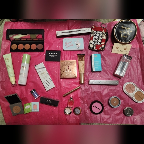 Sephora Other - FREE GWP WITH ALL OF MY ITEMS IN MY CLOSET UNTIL I RUN OUT OF GIFTS